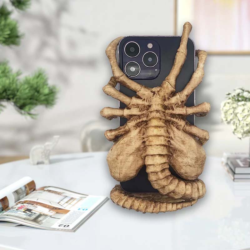 Horrible Facehugger Phone Holder